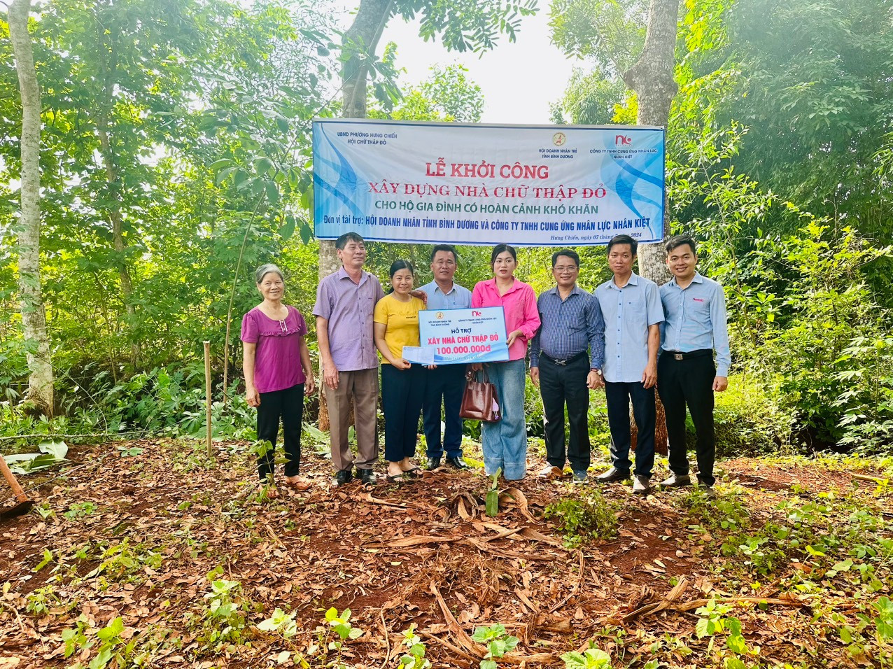 CÔNG TY TNHH CUNG ỨNG NHÂN LỰC NHÂN KIỆT PHỐI HỢP CÙNG UBND VÀ HỘI CHỮ THẬP ĐỎ PHƯỜNG HƯNG CHIẾN TÀI TRỢ XÂY NHÀ CHO GIA ĐÌNH CÓ HOÀN CẢNH KHÓ KHĂN 