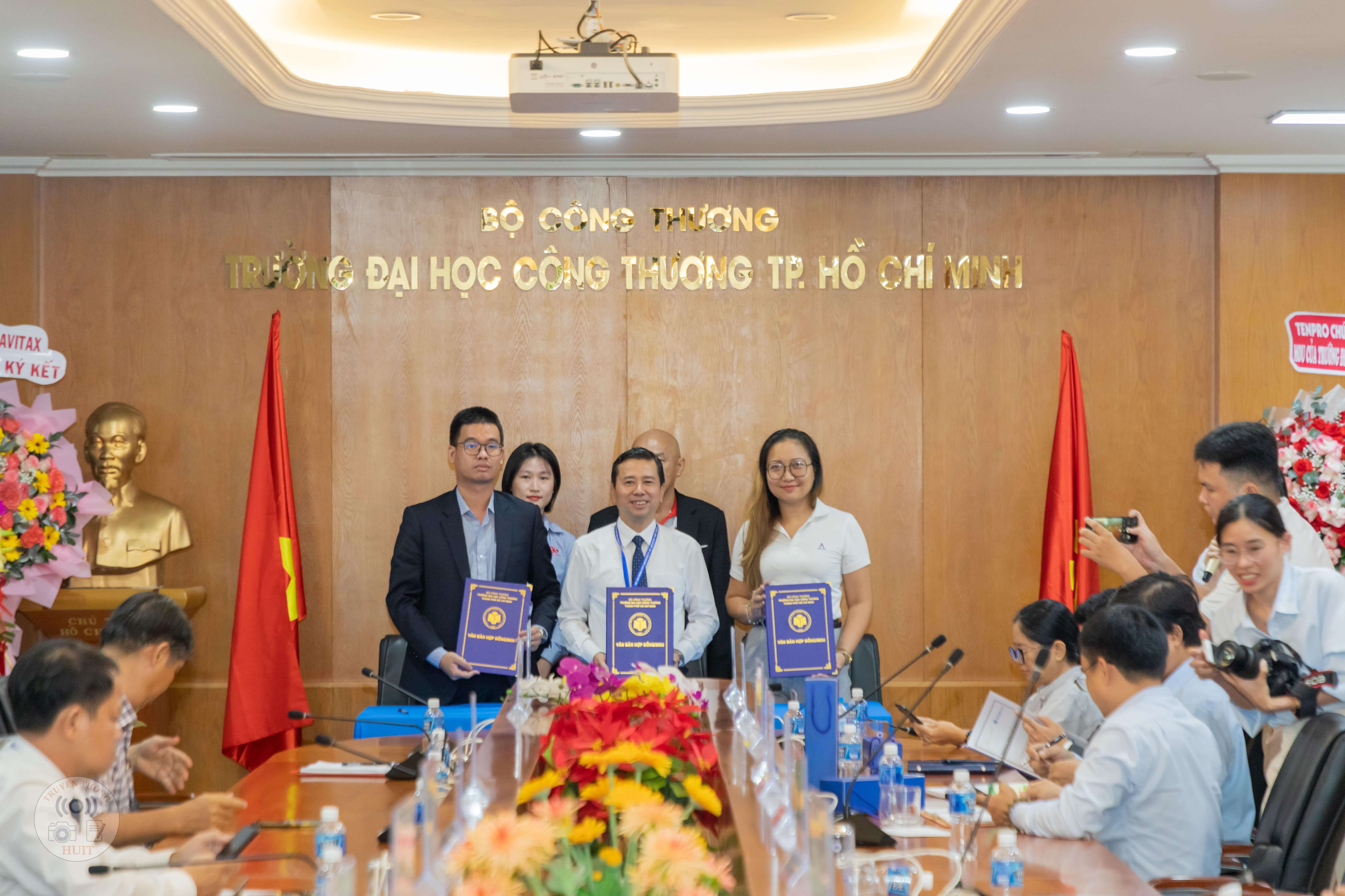 LỄ KÝ KẾT HỢP TÁC (MOU) GIỮA CÔNG TY NHÂN KIỆT VÀ TRƯỜNG ĐẠI HỌC CÔNG THƯƠNG