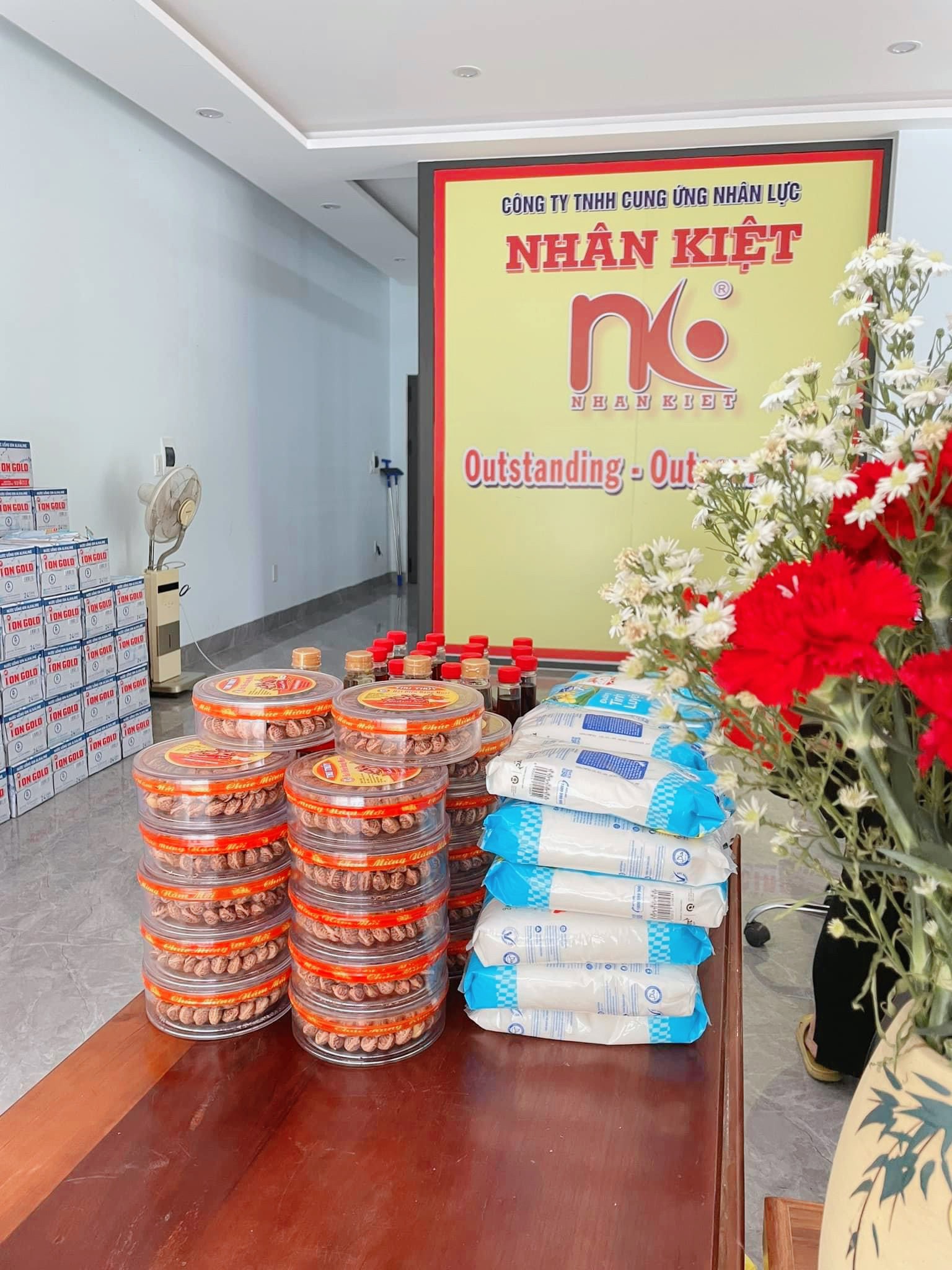 ĐÀ NẴNG: NHÂN KIỆT TỔ CHỨC PHÁT QUÀ TỪ THIỆN CHO CÁC HOÀN CẢNH KHÓ KHĂN 