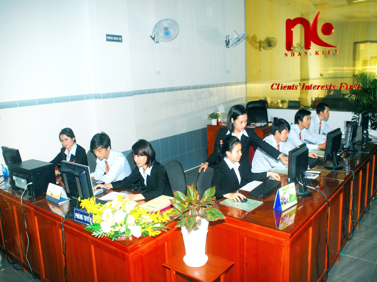 Phương pháp lựa chọn nhà thầu cung ứng dịch vụ lao động thuê ngoài.