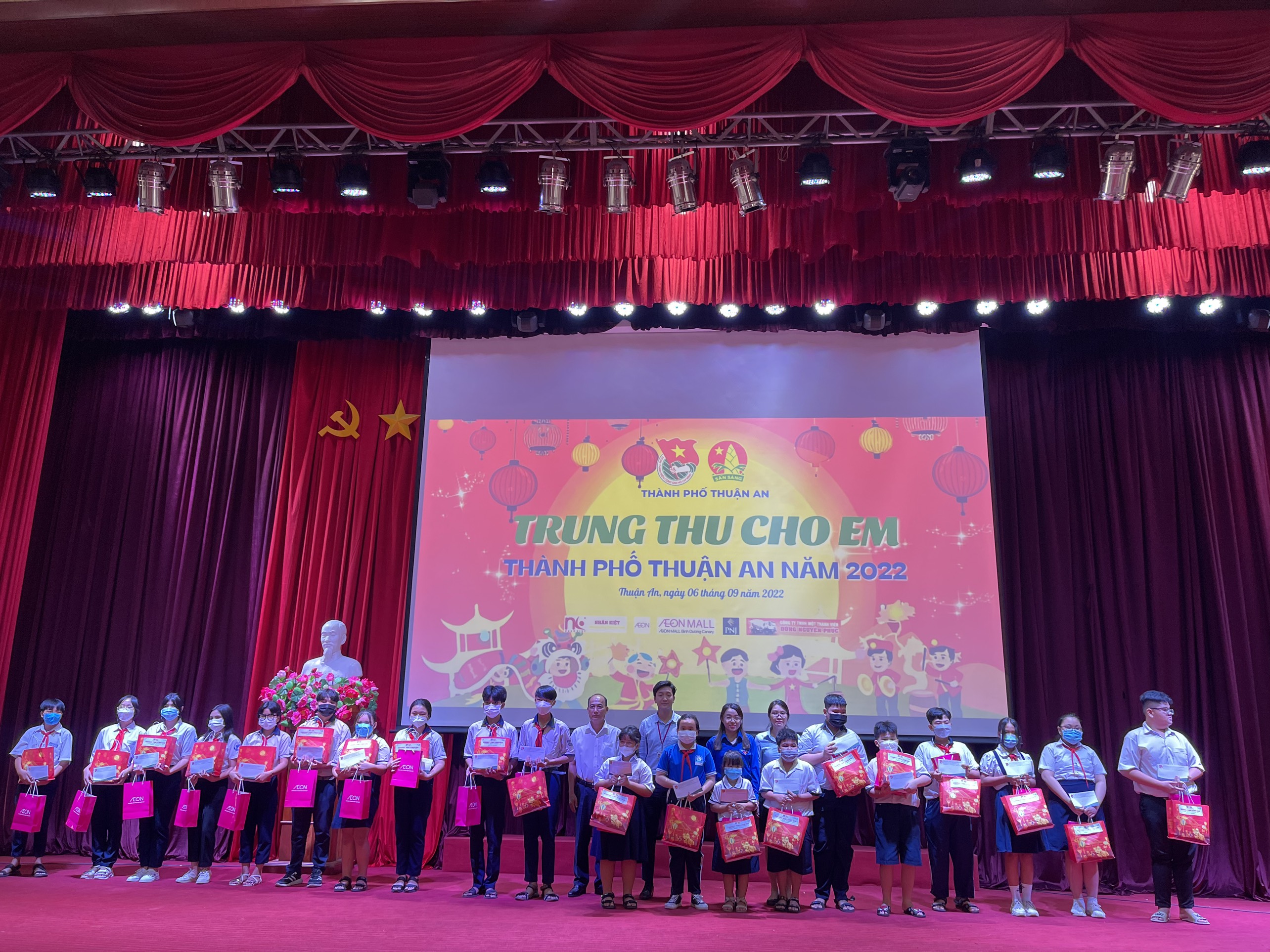 Nhân Kiệt đồng hành cùng Chương trình “Trung thu cho em” TP.Thuận An năm 2022