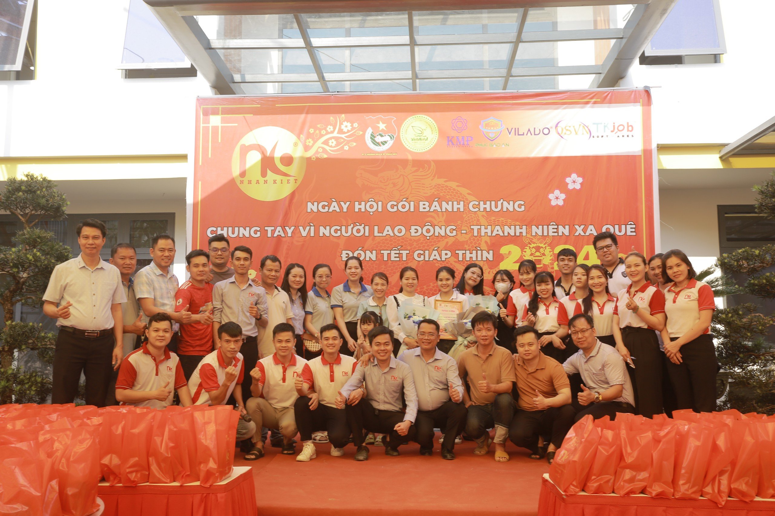 TỔNG KẾT NGÀY HỘI “ GÓI BÁNH CHƯNG” CHUNG TAY VÌ NGƯỜI LAO ĐỘNG THANH NIÊN XA QUÊ ĐÓN TẾT 2024 DO CÔNG TY TNHH CUNG ỨNG NHÂN LỰC NHÂN KIỆT TỔ CHỨC