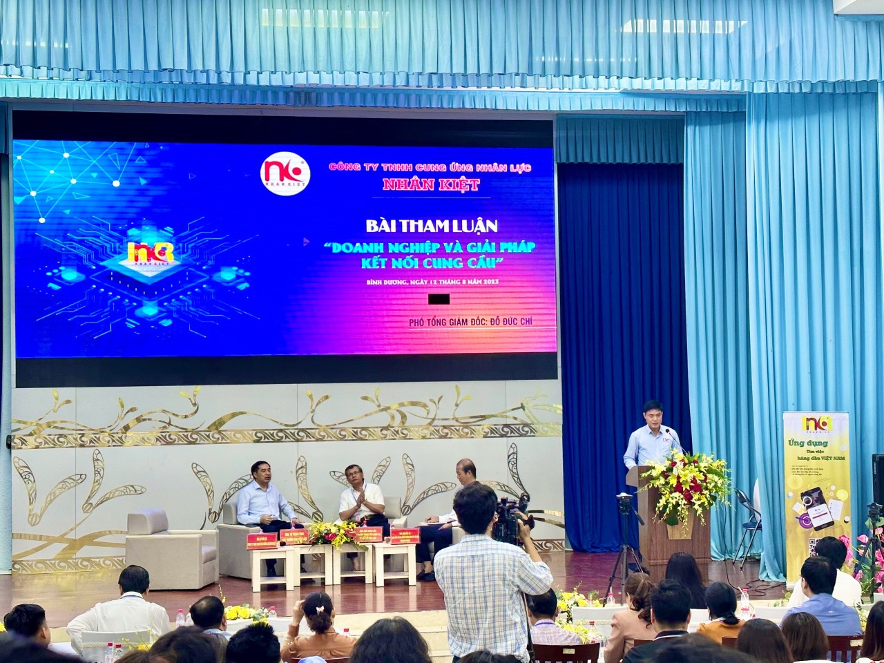 Ông Đỗ Đức Chí Phó Tổng Giám Đốc Công Ty Nhân Kiệt Phát Biểu Tham Luận