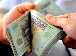 Decree 90/2019/ND-CP stipulating regional minimum wage for employees working under labor contracts.