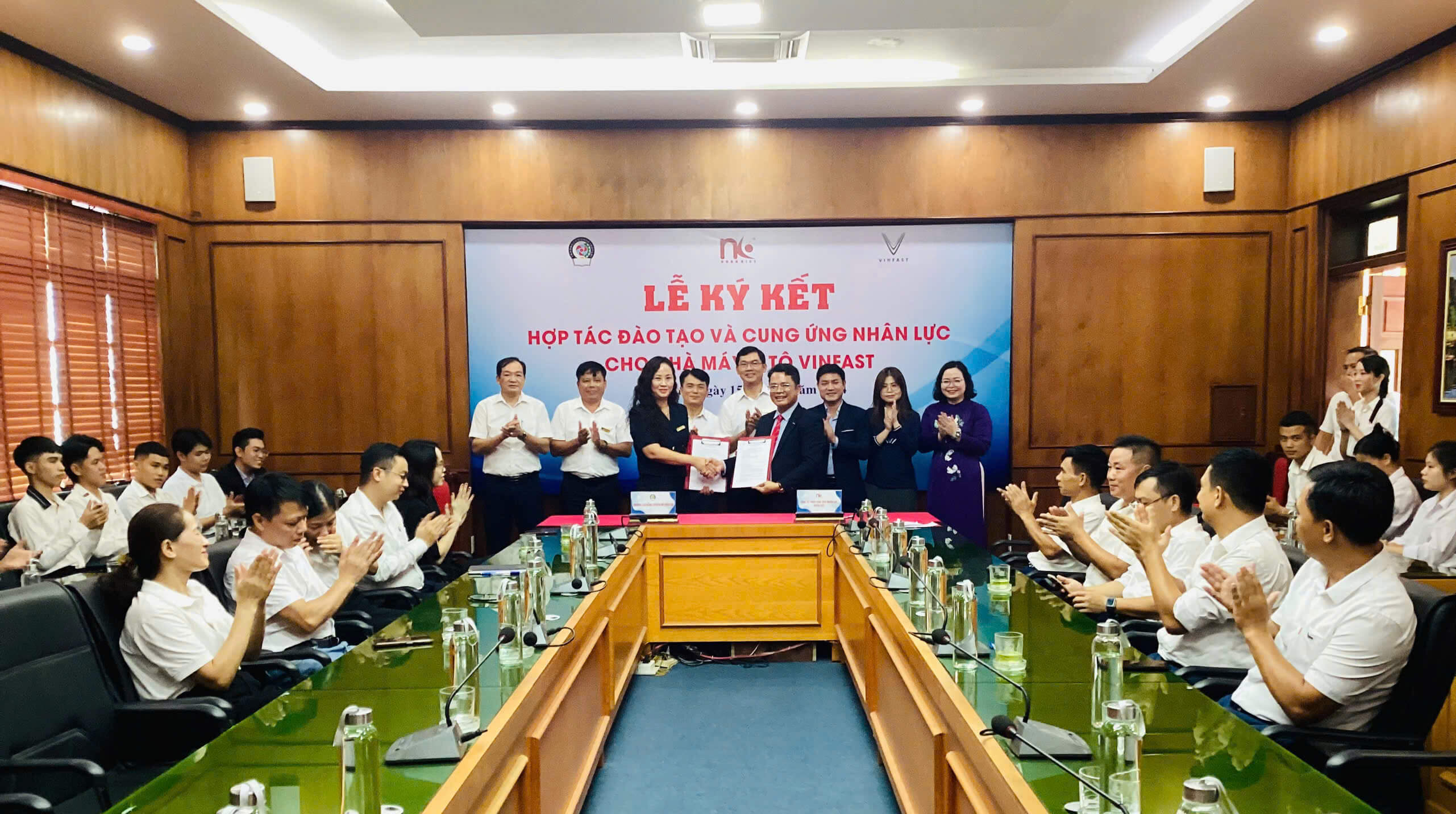 LỄ KÝ KẾT HỢP TÁC GIỮA CÔNG TY TNHH CUNG ỨNG NHÂN LỰC NHÂN KIỆT VÀ TRƯỜNG CAO ĐẲNG CƠ ĐIỆN VÀ THỦY LỢI