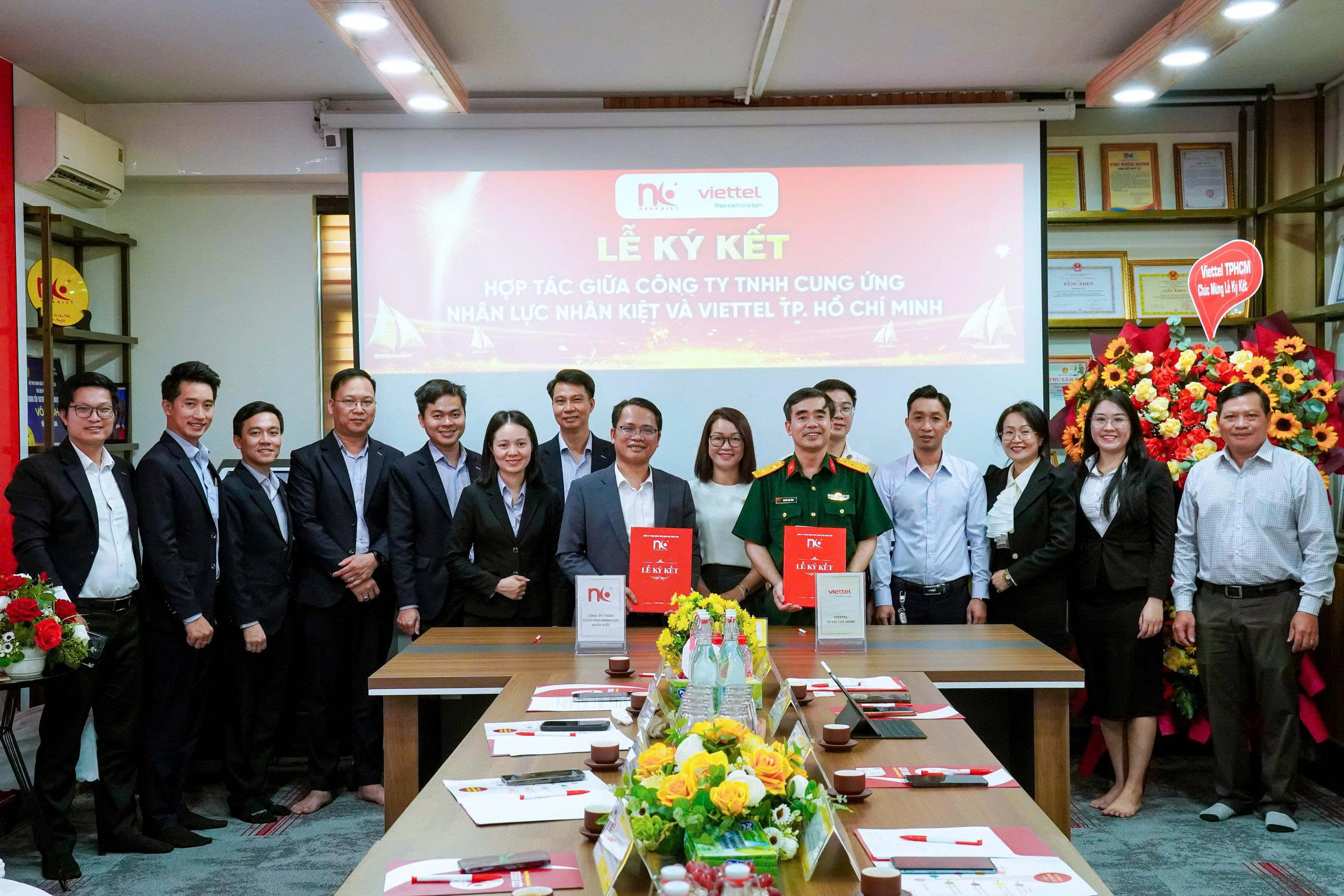 NHÂN KIỆT KÝ KẾT HỢP TÁC VỚI VIETTEL TP. HỒ CHÍ MINH - THÚC ĐẨY CHUYỂN ĐỔI SỐ TRONG QUẢN TRỊ NHÂN SỰ